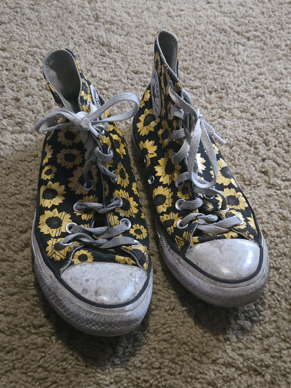 High-Top Sunflower Print Sneakers in Black and Yellow